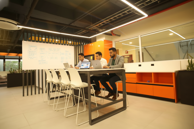 Estaciones flexibles listas para comenzar tu día.